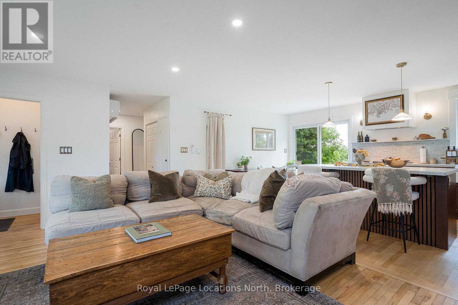 46 Townley Street, Clearview, Ontario  L0M 1P0 - Photo 8 - S13437780