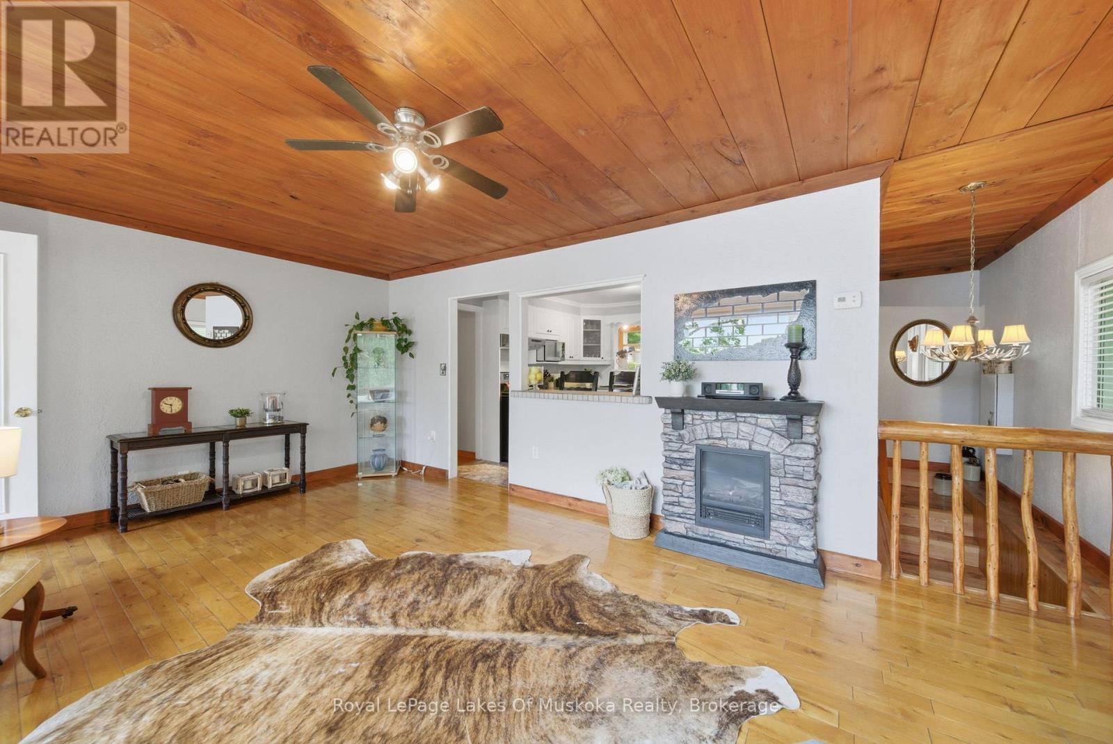 11 Carol Street W, Lake Of Bays, Ontario  P0B 1A0 - Photo 16 - X13437564