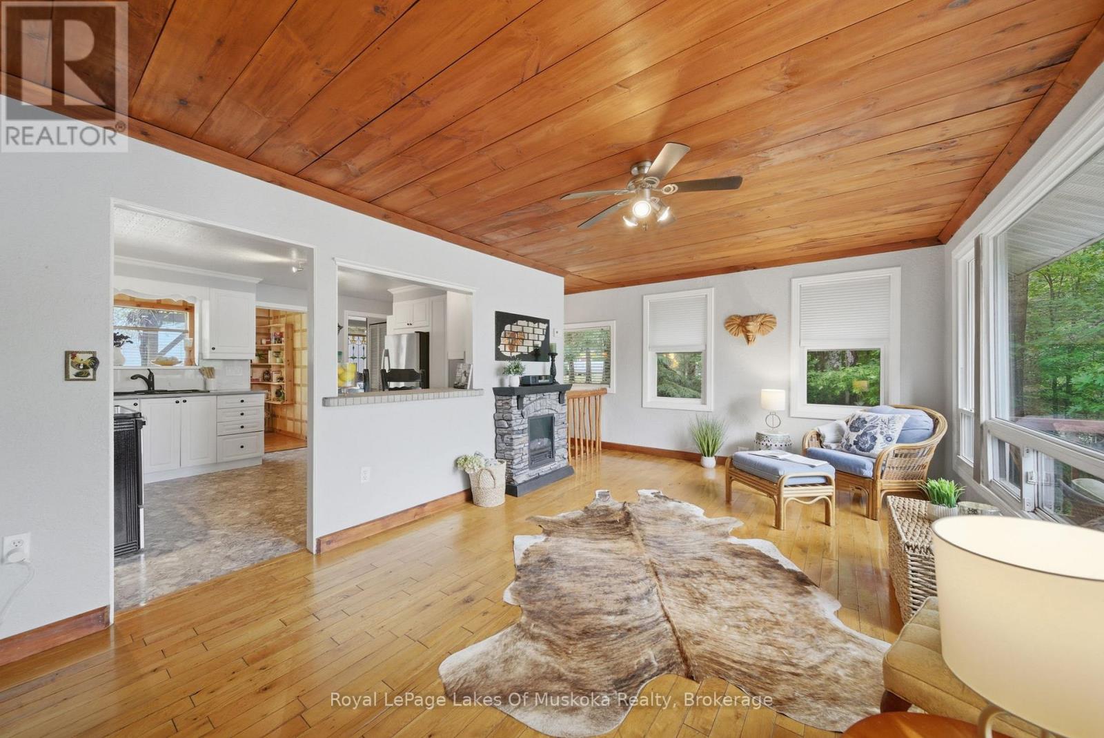11 Carol Street W, Lake Of Bays, Ontario  P0B 1A0 - Photo 18 - X13437564