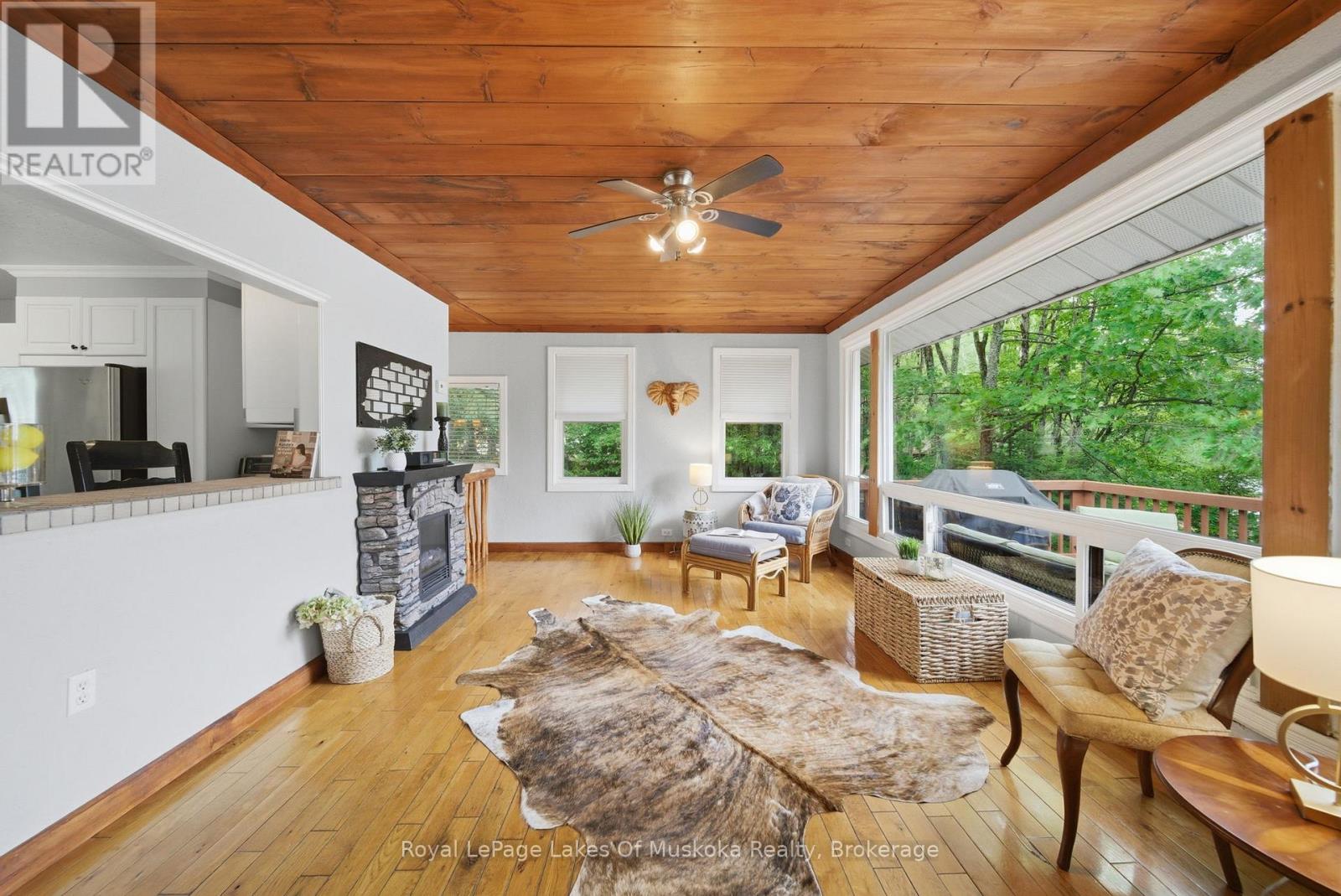 11 Carol Street W, Lake Of Bays, Ontario  P0B 1A0 - Photo 19 - X13437564