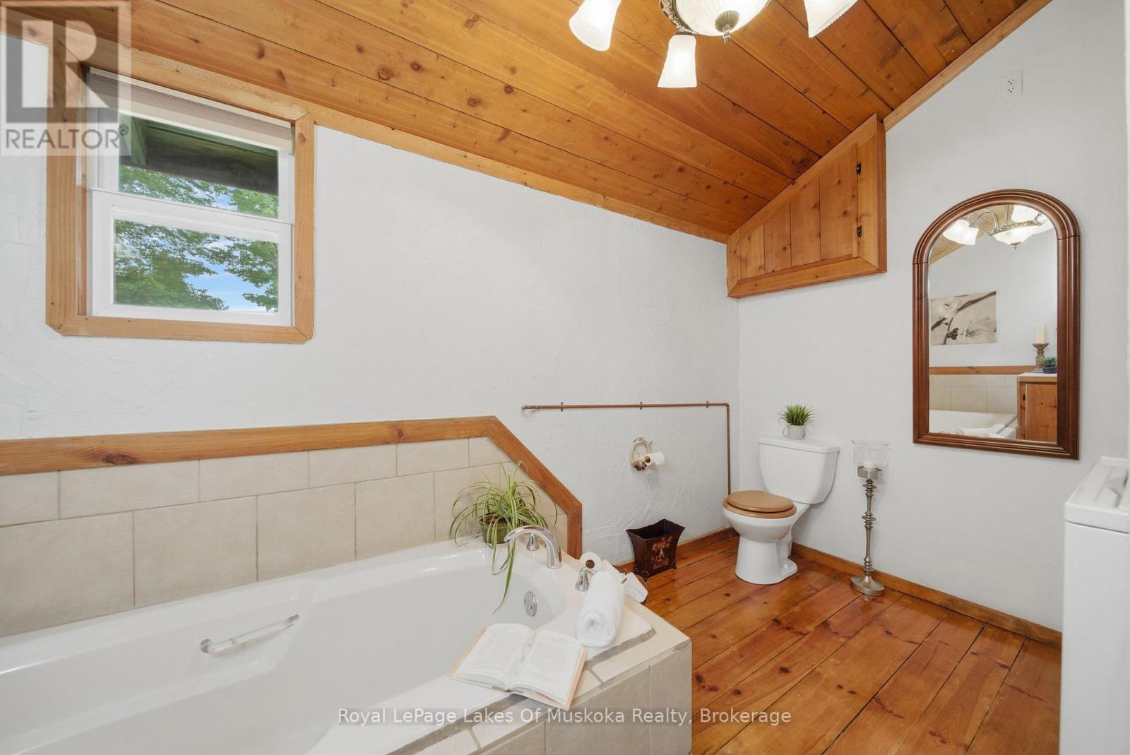 11 Carol Street W, Lake Of Bays, Ontario  P0B 1A0 - Photo 27 - X13437564