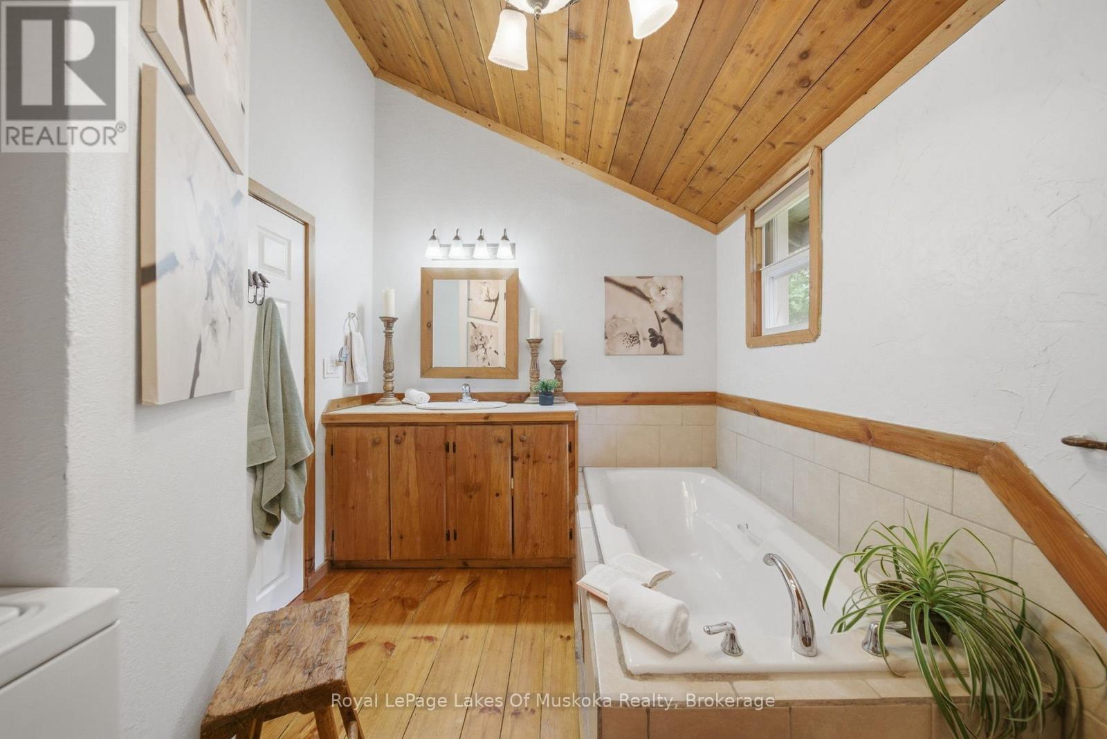 11 Carol Street W, Lake Of Bays, Ontario  P0B 1A0 - Photo 28 - X13437564