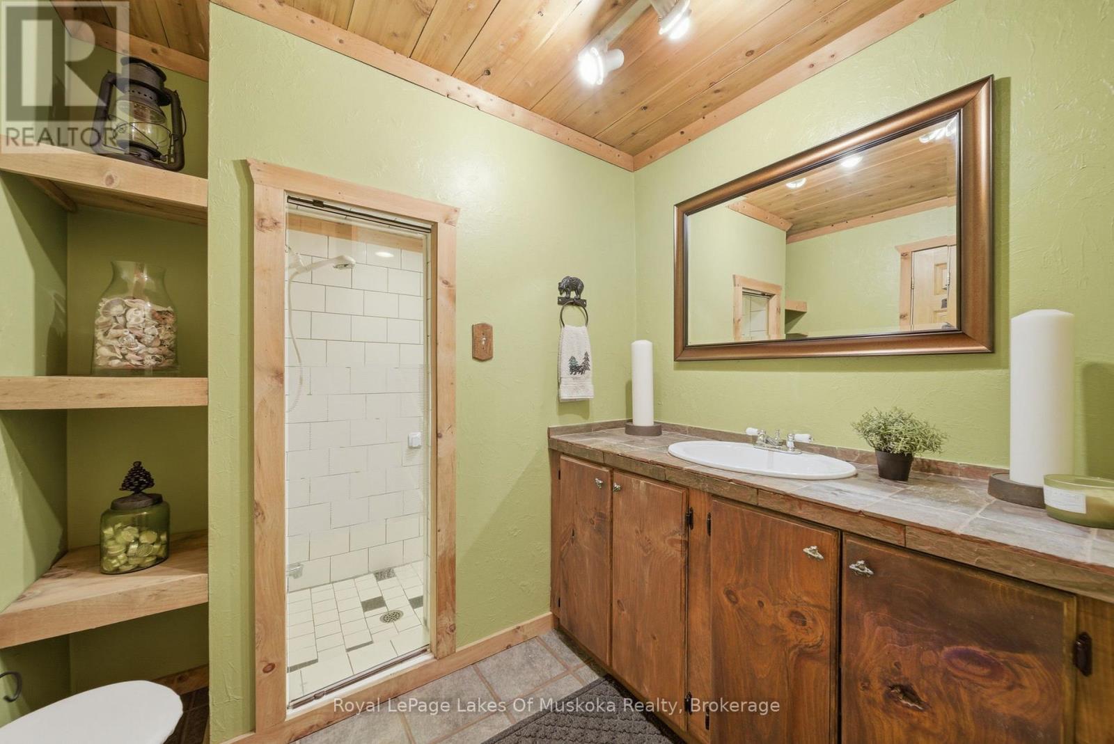 11 Carol Street W, Lake Of Bays, Ontario  P0B 1A0 - Photo 38 - X13437564