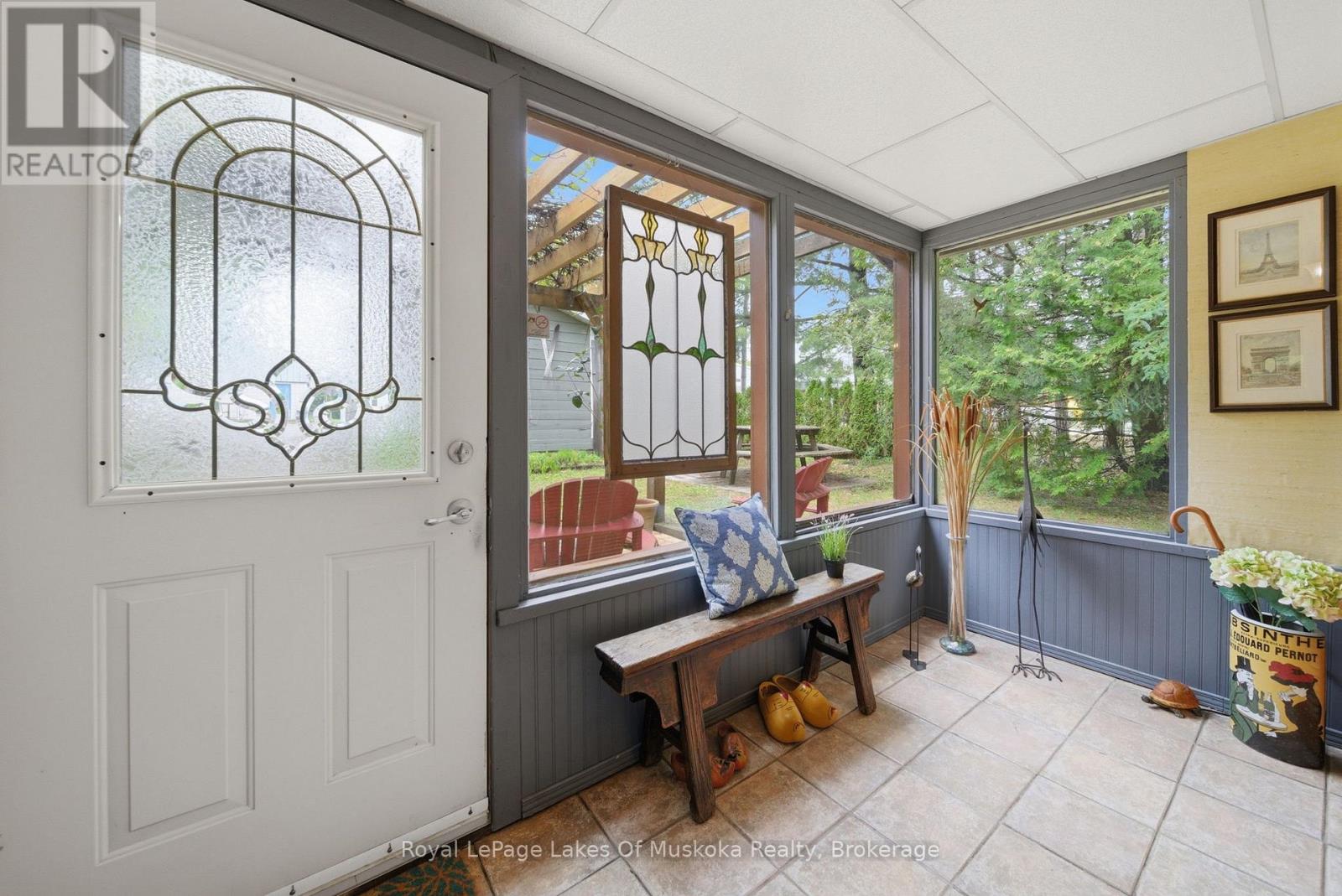 11 Carol Street W, Lake Of Bays, Ontario  P0B 1A0 - Photo 6 - X13437564