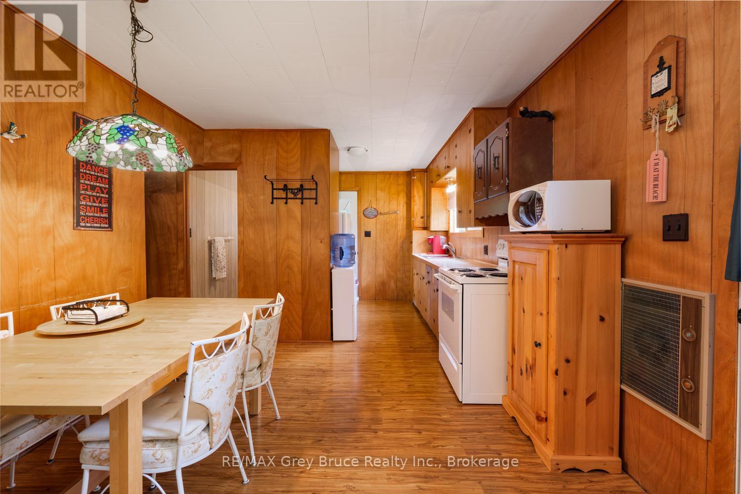 11 Eldridge Avenue, South Bruce Peninsula, Ontario  N0H 2G0 - Photo 10 - X13437918