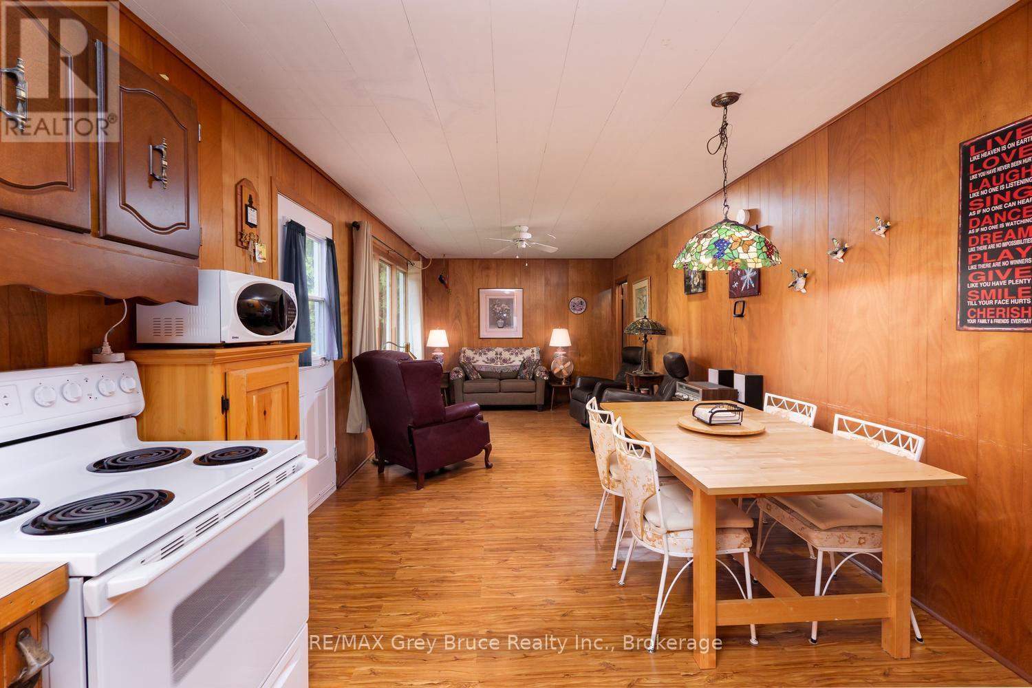 11 Eldridge Avenue, South Bruce Peninsula, Ontario  N0H 2G0 - Photo 13 - X13437918