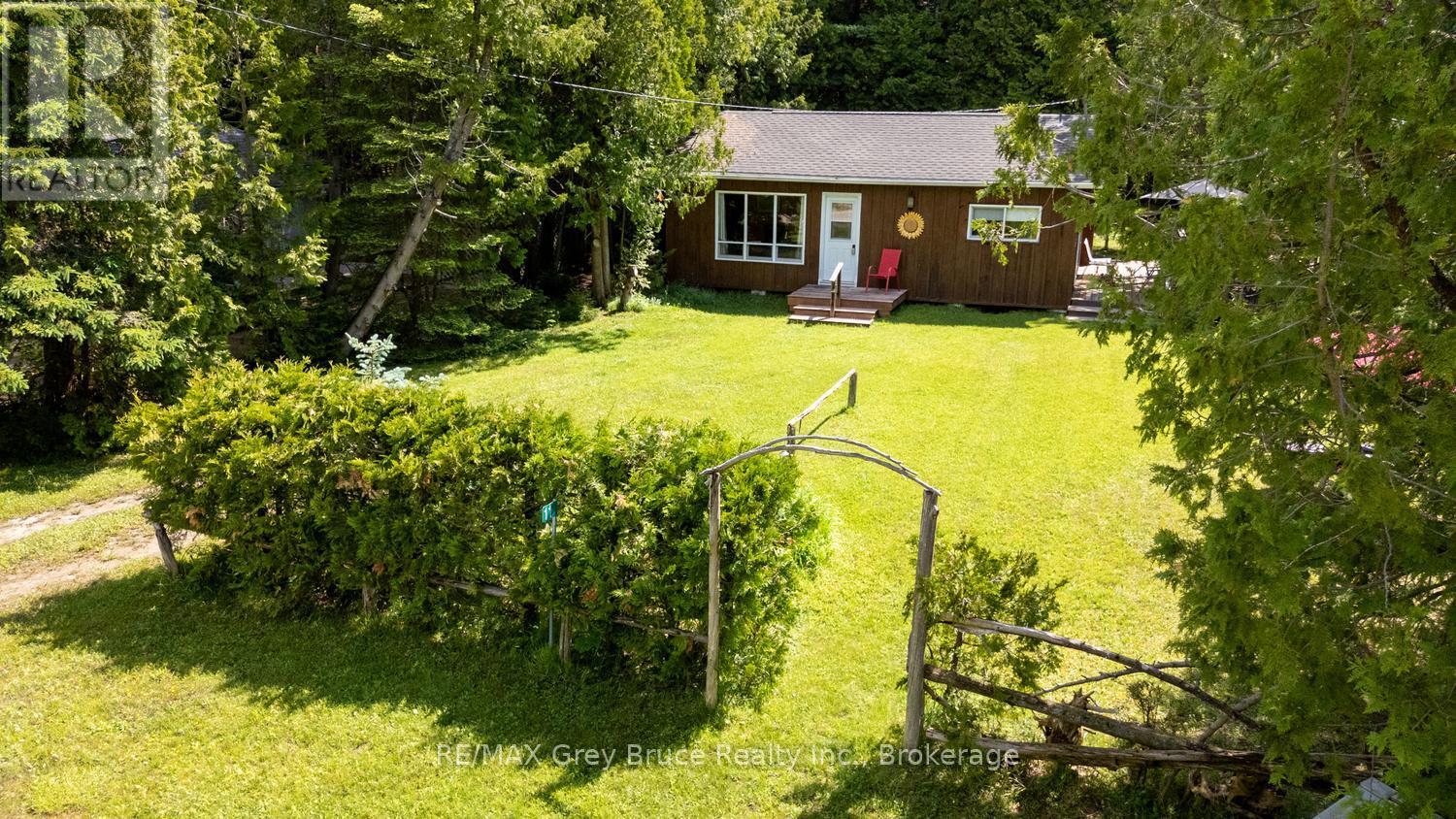 11 Eldridge Avenue, South Bruce Peninsula, Ontario  N0H 2G0 - Photo 31 - X13437918