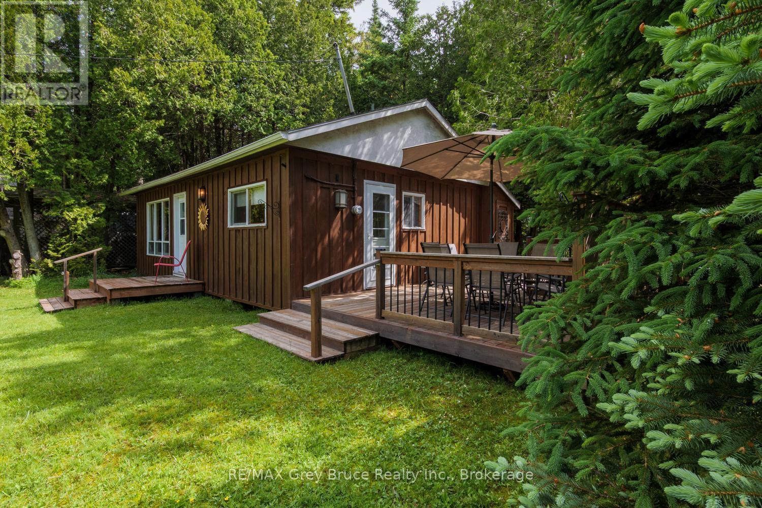 11 Eldridge Avenue, South Bruce Peninsula, Ontario  N0H 2G0 - Photo 34 - X13437918