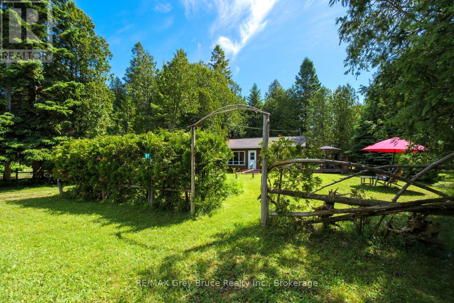 11 Eldridge Avenue, South Bruce Peninsula, Ontario  N0H 2G0 - Photo 35 - X13437918