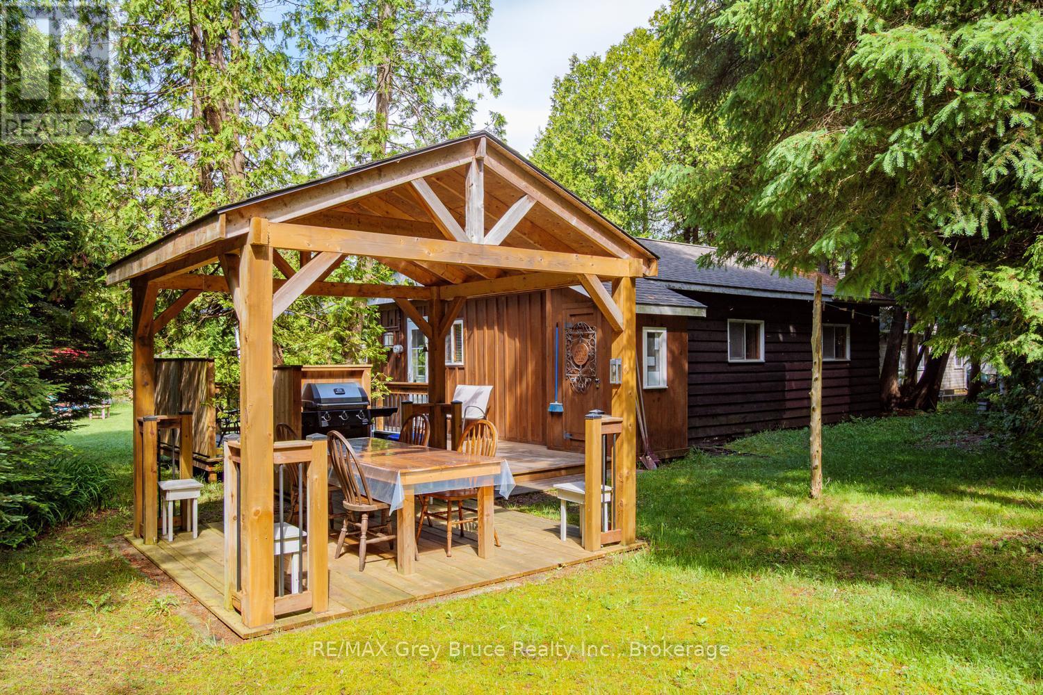 11 Eldridge Avenue, South Bruce Peninsula, Ontario  N0H 2G0 - Photo 5 - X13437918