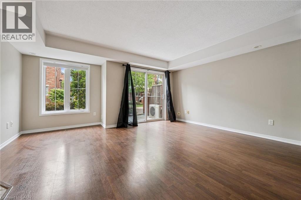 43 Hays Boulevard Unit# 4, Oakville, Ontario  L6H 0J1 - Photo 6 - 40839156