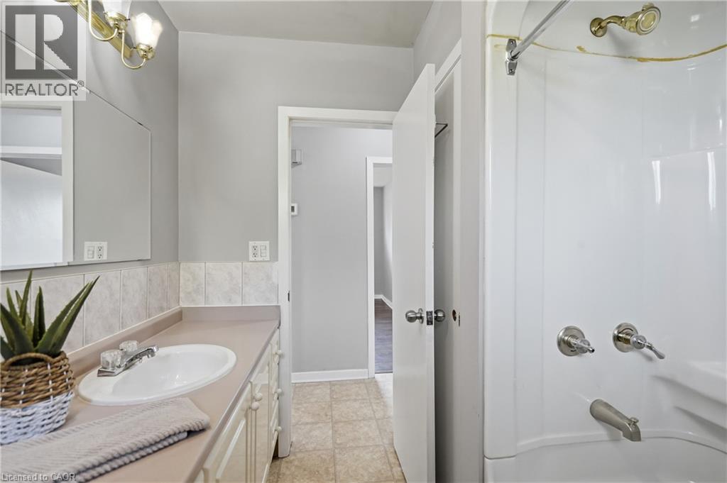 127 Wellington Street, Welland, Ontario  L3B 1B2 - Photo 22 - 40839367