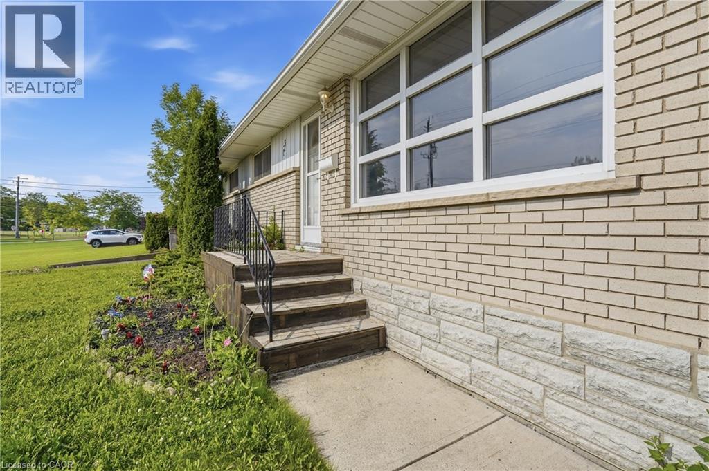 127 Wellington Street, Welland, Ontario  L3B 1B2 - Photo 3 - 40839367