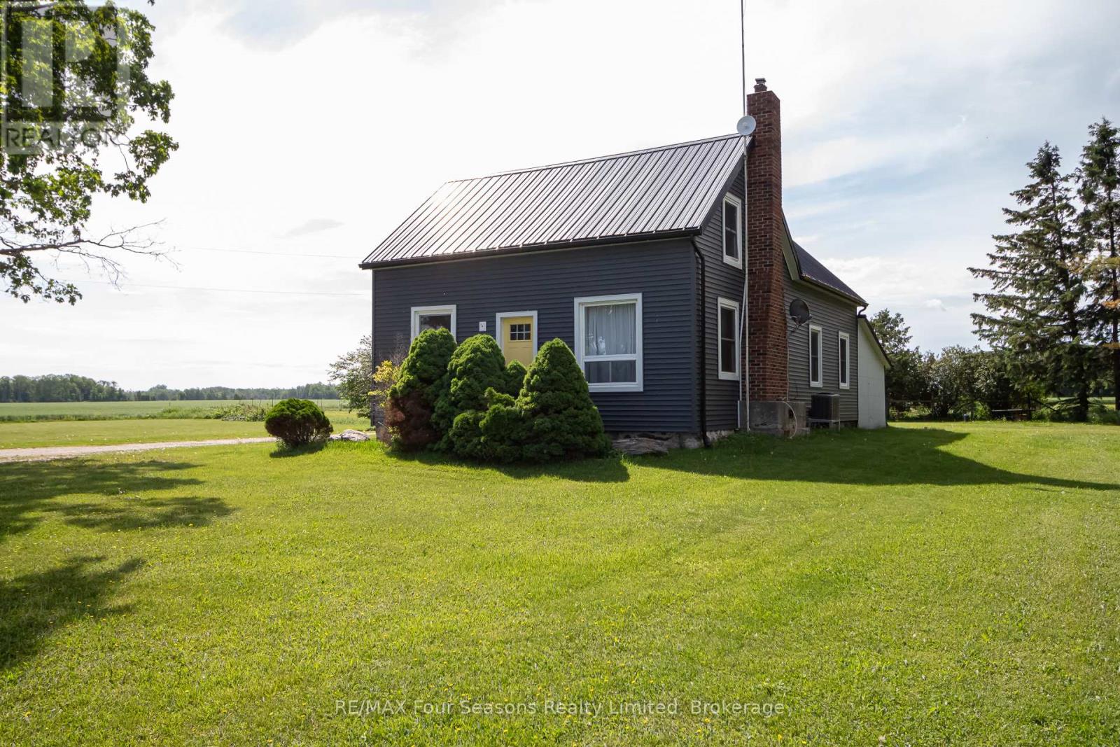 5803 26 Highway, Clearview, Ontario  L0M 1S0 - Photo 3 - S13439086