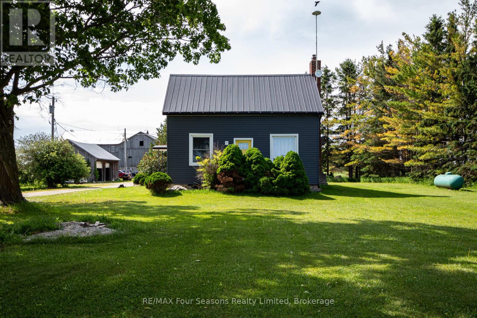 5803 26 Highway, Clearview, Ontario  L0M 1S0 - Photo 4 - S13439086