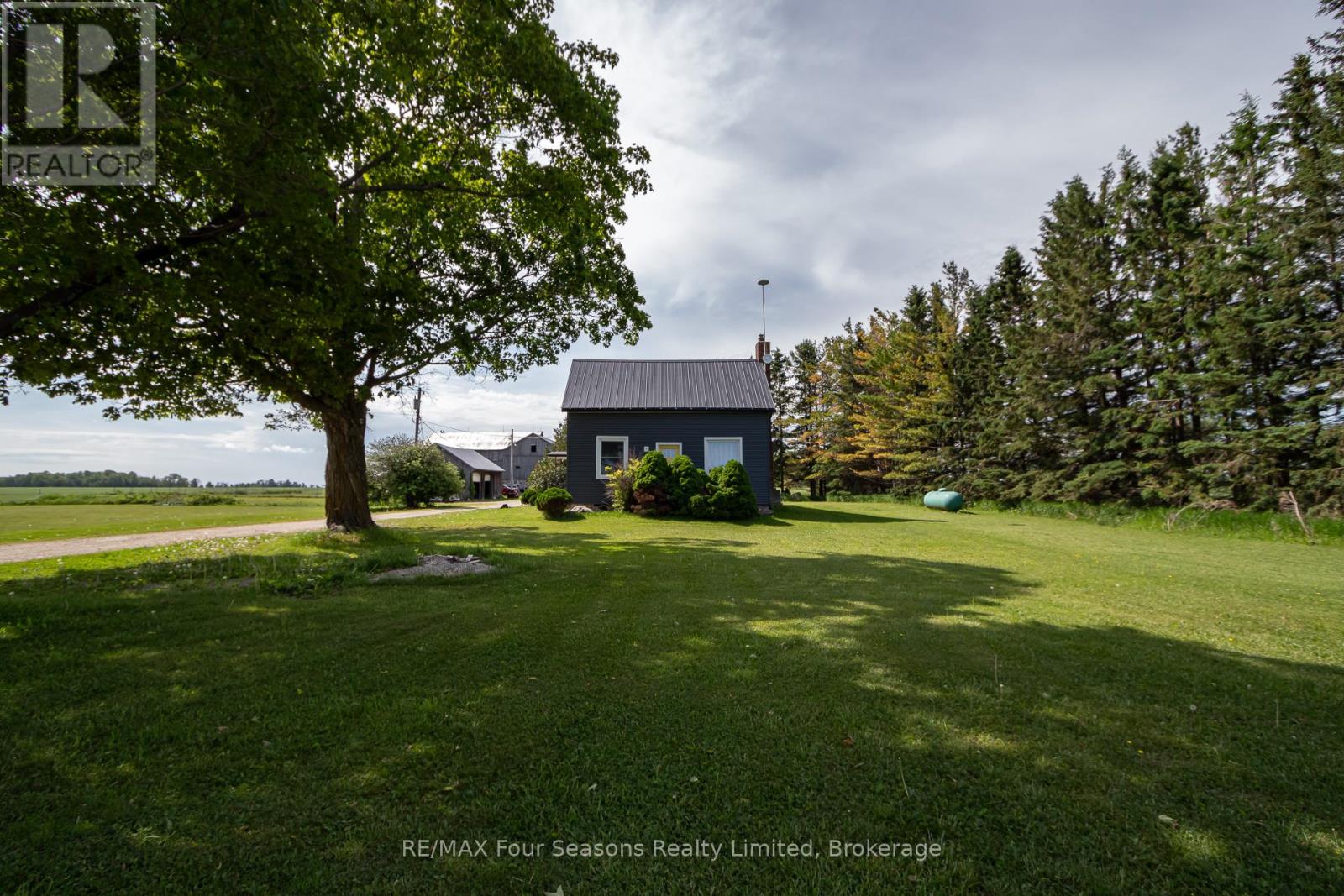 5803 26 Highway, Clearview, Ontario  L0M 1S0 - Photo 5 - S13439086