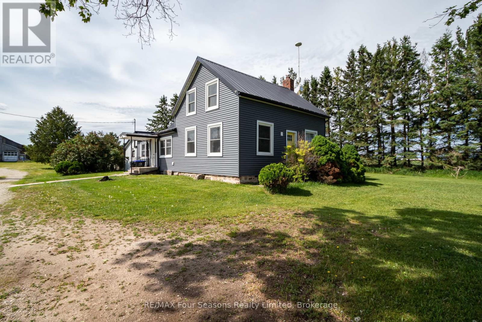 5803 26 Highway, Clearview, Ontario  L0M 1S0 - Photo 6 - S13439086