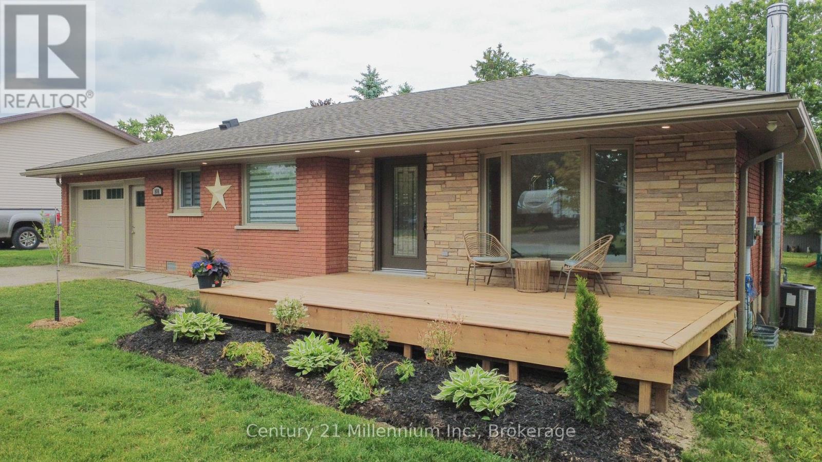 101 Albert Street, Arran-Elderslie, Ontario  N0G 2N0 - Photo 2 - X13439208