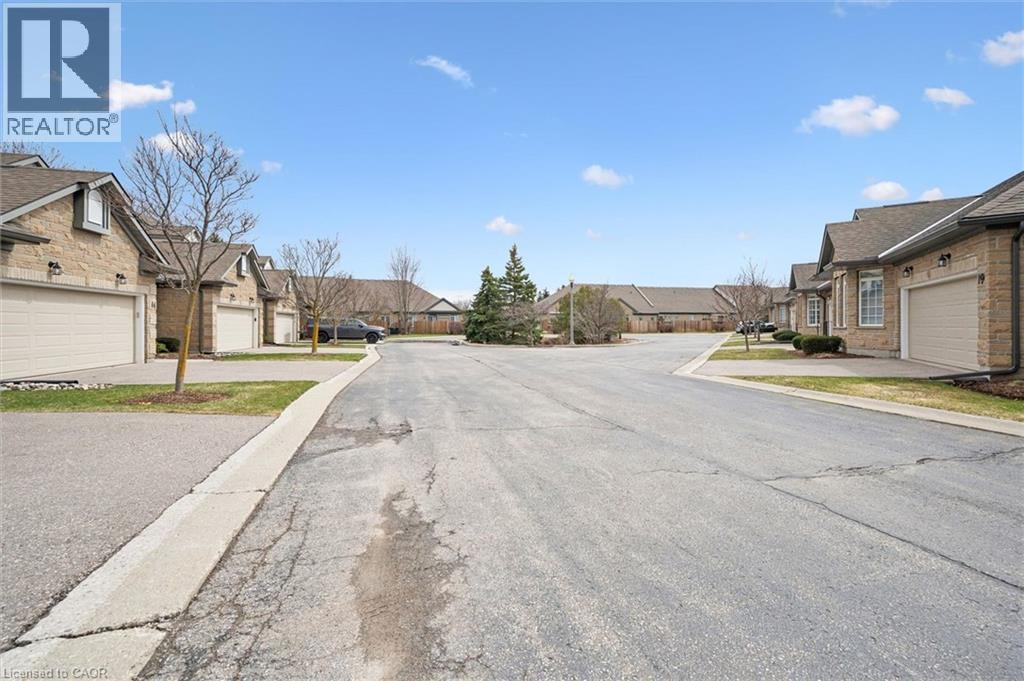 180 Old Abbey Road Unit# 14, Waterloo, Ontario  N2K 4B2 - Photo 34 - 40839057