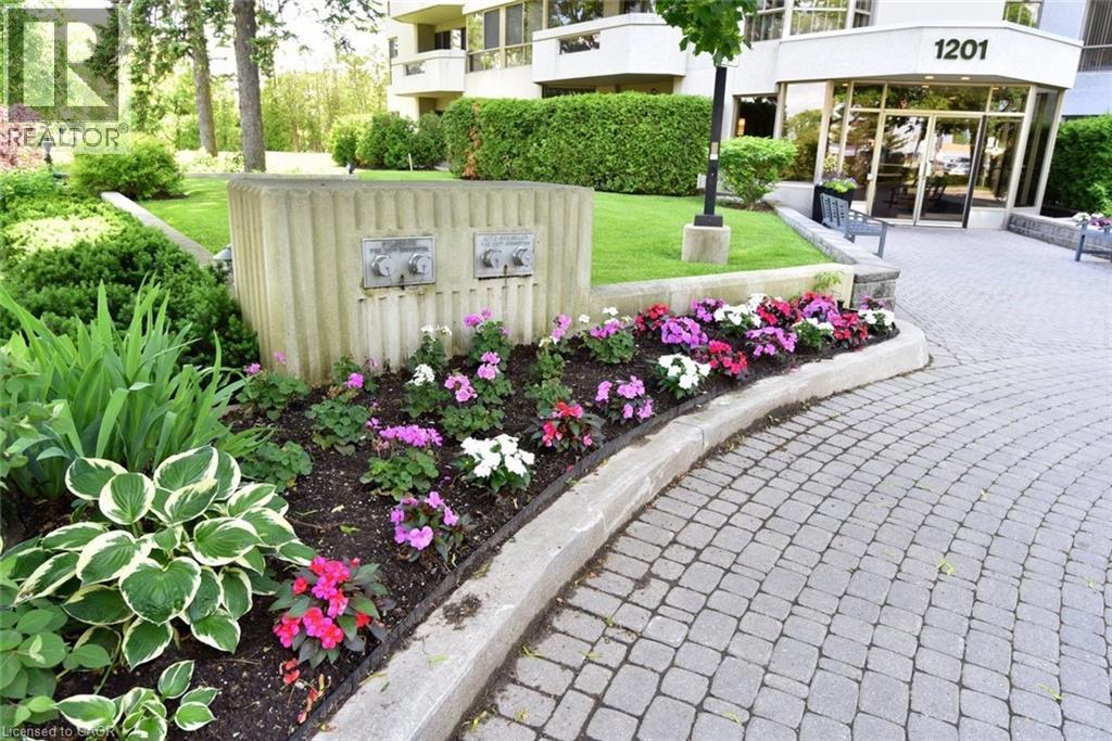 1201 North Shore Boulevard E Unit# 108, Burlington, Ontario  L7S 1Z5 - Photo 3 - 40839416