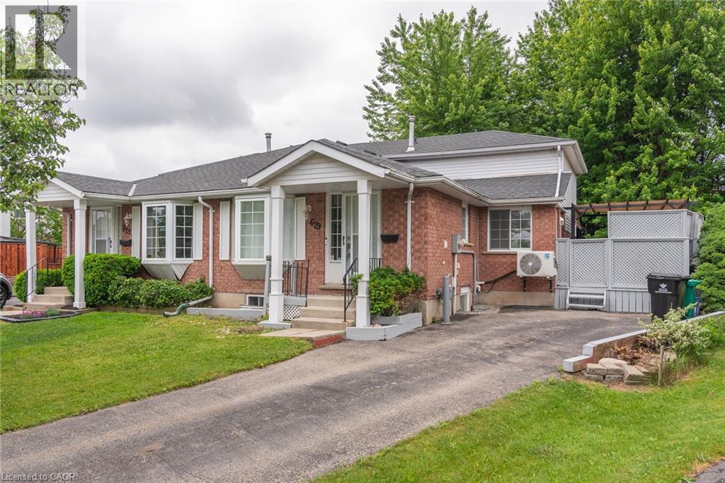 629 Settlersfield Court Unit# B, Waterloo, Ontario  N2T 2K6 - Photo 2 - 40839319