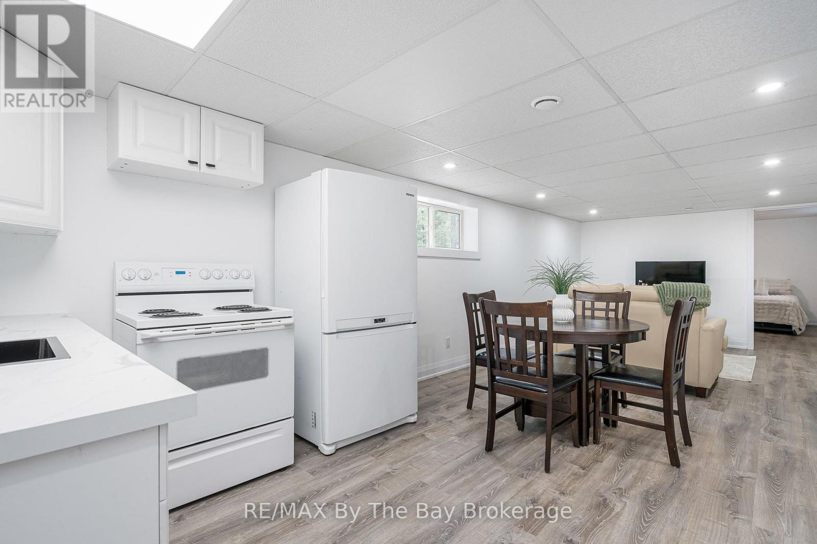 10 Birchwood Trail, Wasaga Beach, Ontario  L9Z 1B2 - Photo 25 - S13439908