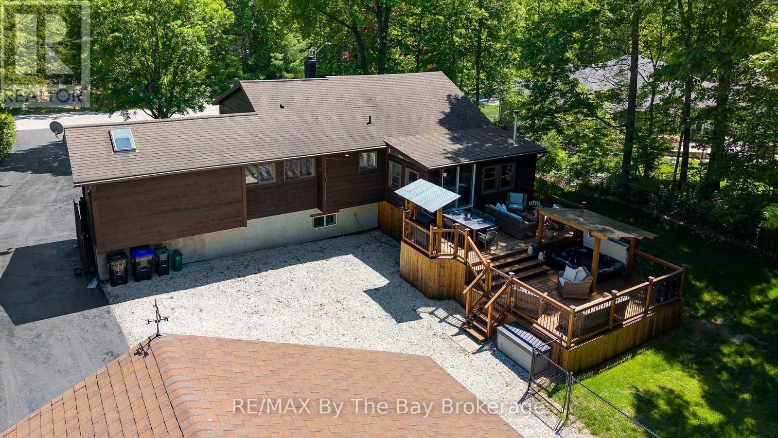 10 Birchwood Trail, Wasaga Beach, Ontario  L9Z 1B2 - Photo 3 - S13439908