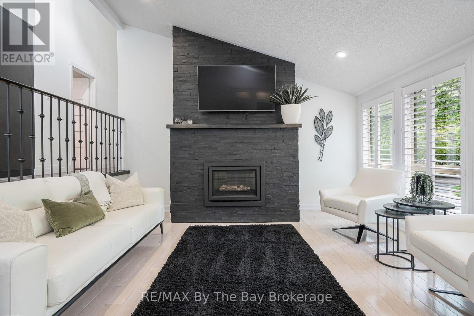 10 Birchwood Trail, Wasaga Beach, Ontario  L9Z 1B2 - Photo 7 - S13439908