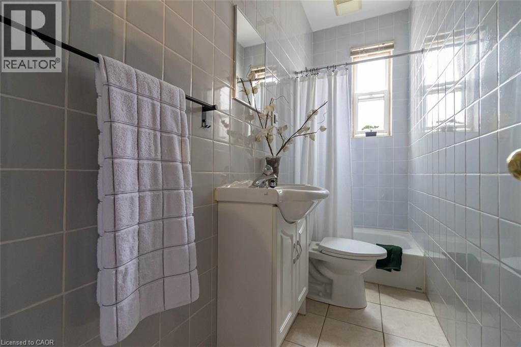 82 Burris Street, Hamilton, Ontario  L8M 2J5 - Photo 15 - 40839466