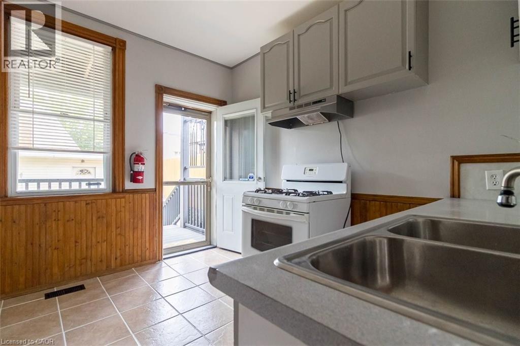 82 Burris Street, Hamilton, Ontario  L8M 2J5 - Photo 17 - 40839466