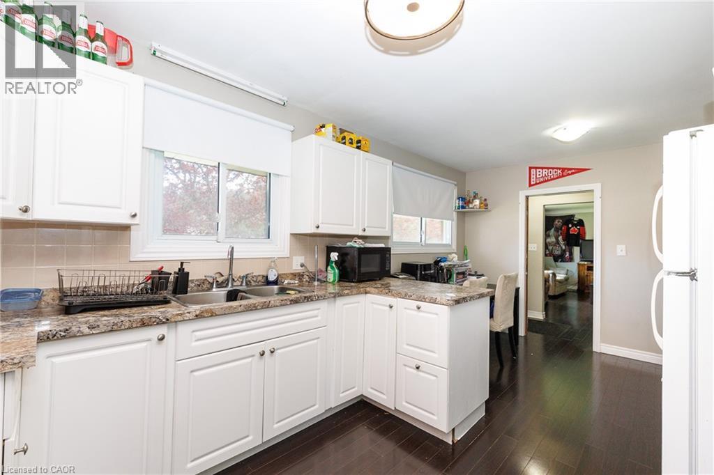 25 Warkdale Drive, St. Catharines, Ontario  L2T 2V8 - Photo 8 - 40839446
