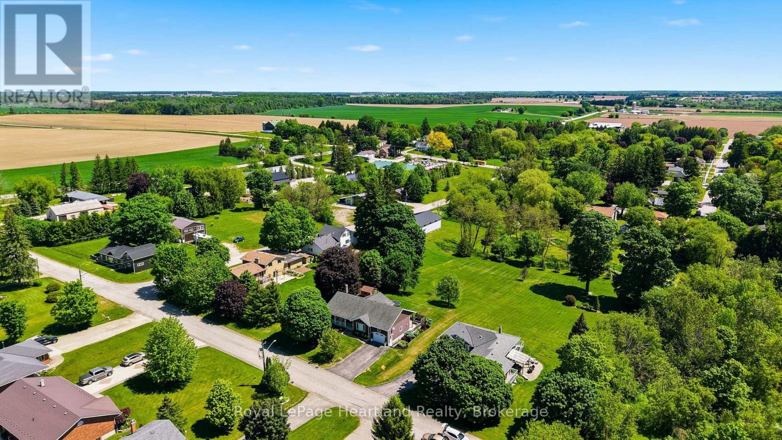 2015 Alma Street, Howick, Ontario  N0G 1X0 - Photo 2 - X13440420
