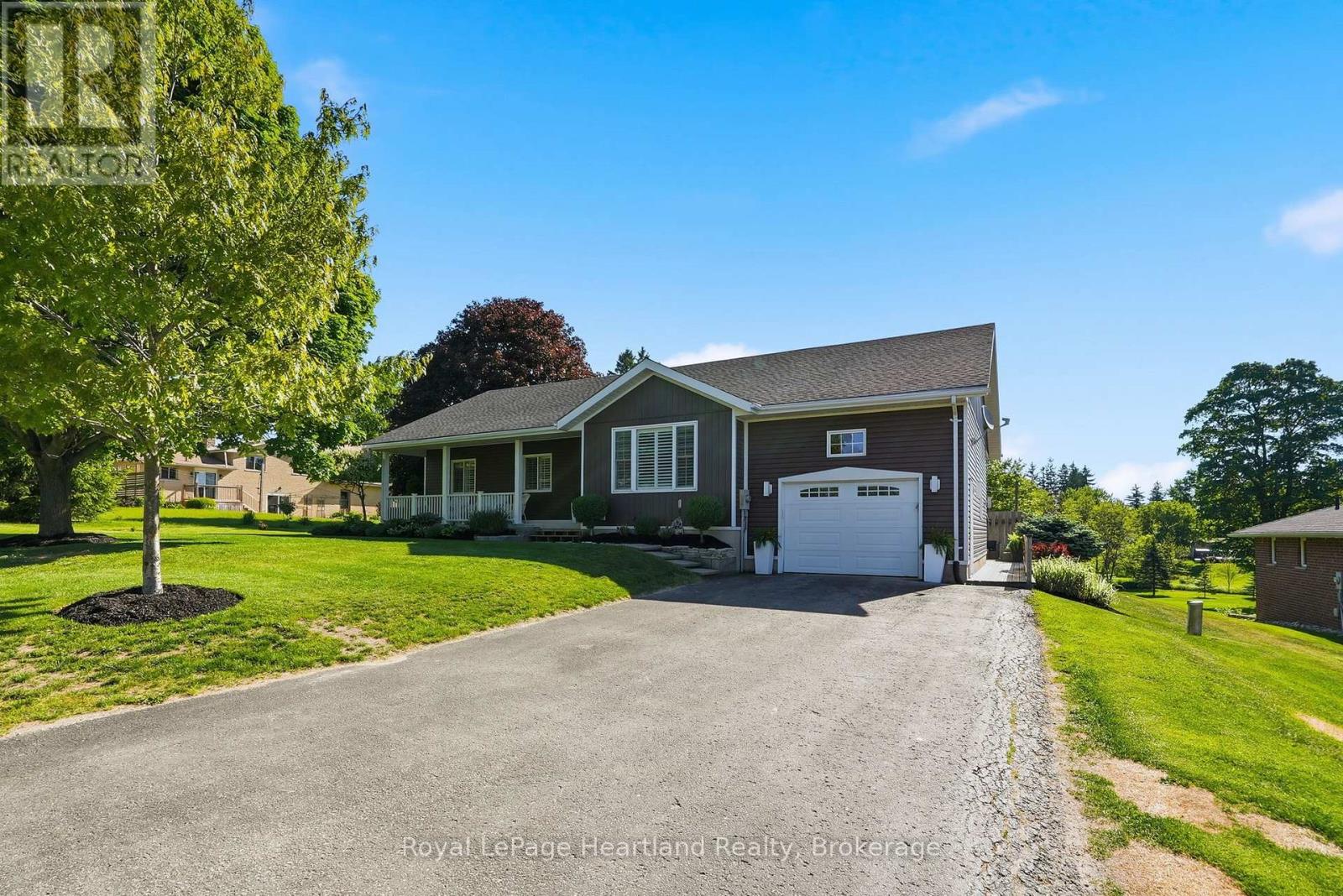 2015 Alma Street, Howick, Ontario  N0G 1X0 - Photo 3 - X13440420