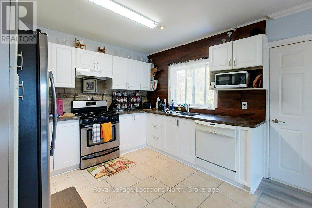 32 River Road E, Wasaga Beach, Ontario  L9Z 2L1 - Photo 19 - S13440586