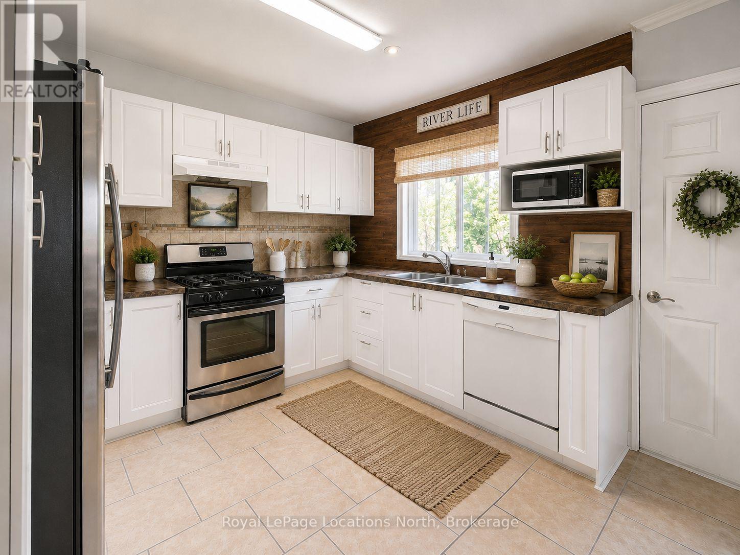 32 River Road E, Wasaga Beach, Ontario  L9Z 2L1 - Photo 7 - S13440586