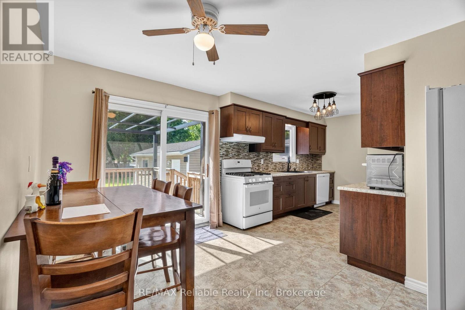 182 Jarvis Street S, Huron East, Ontario  N0K 1W0 - Photo 8 - X13440736