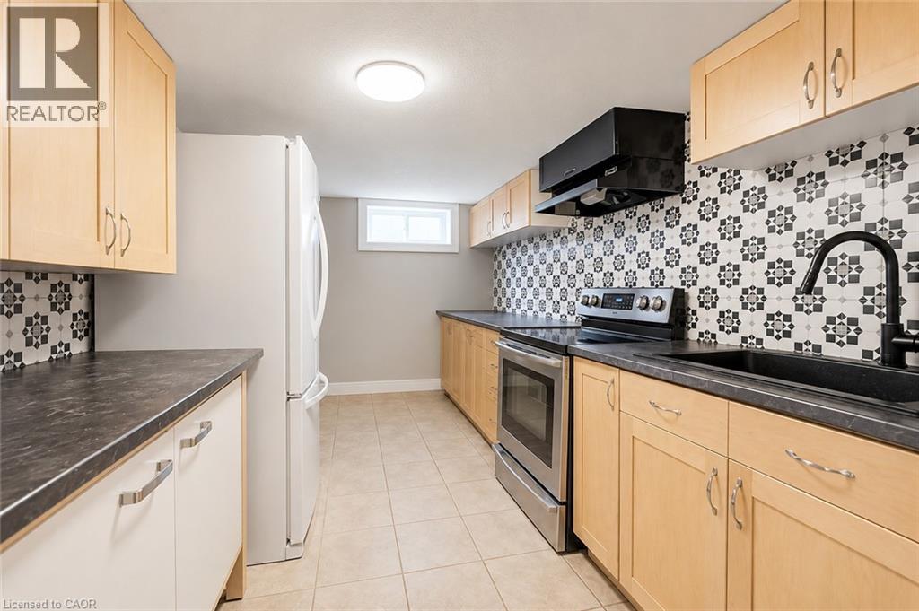 35 Schweitzer Street, Kitchener, Ontario  N2K 1B5 - Photo 34 - 40837417