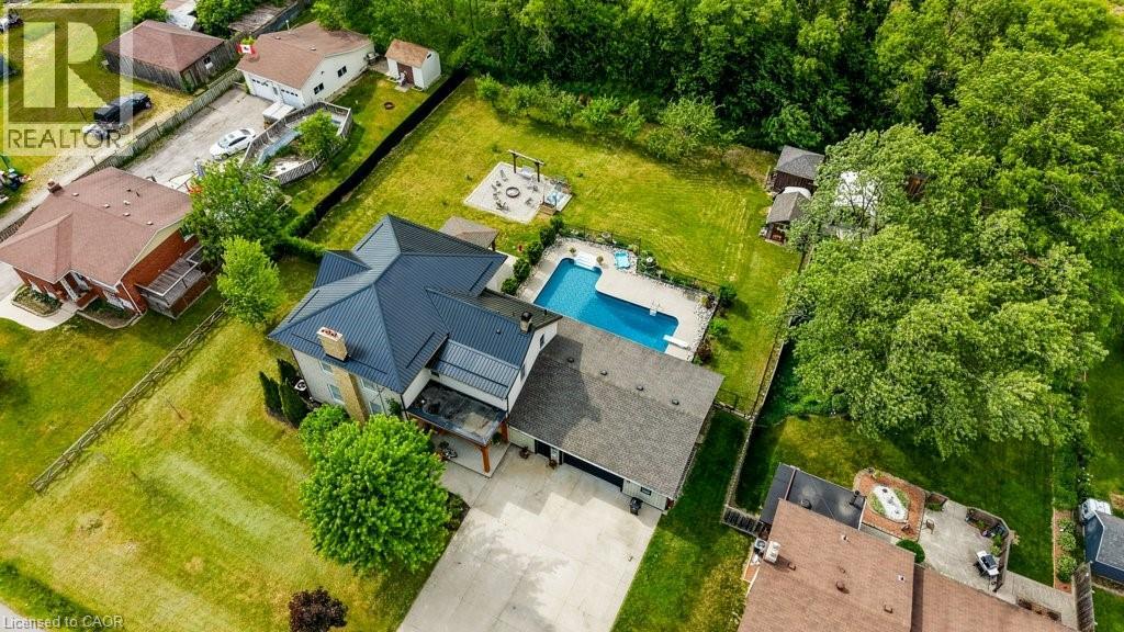 35 Schweitzer Street, Kitchener, Ontario  N2K 1B5 - Photo 4 - 40837417