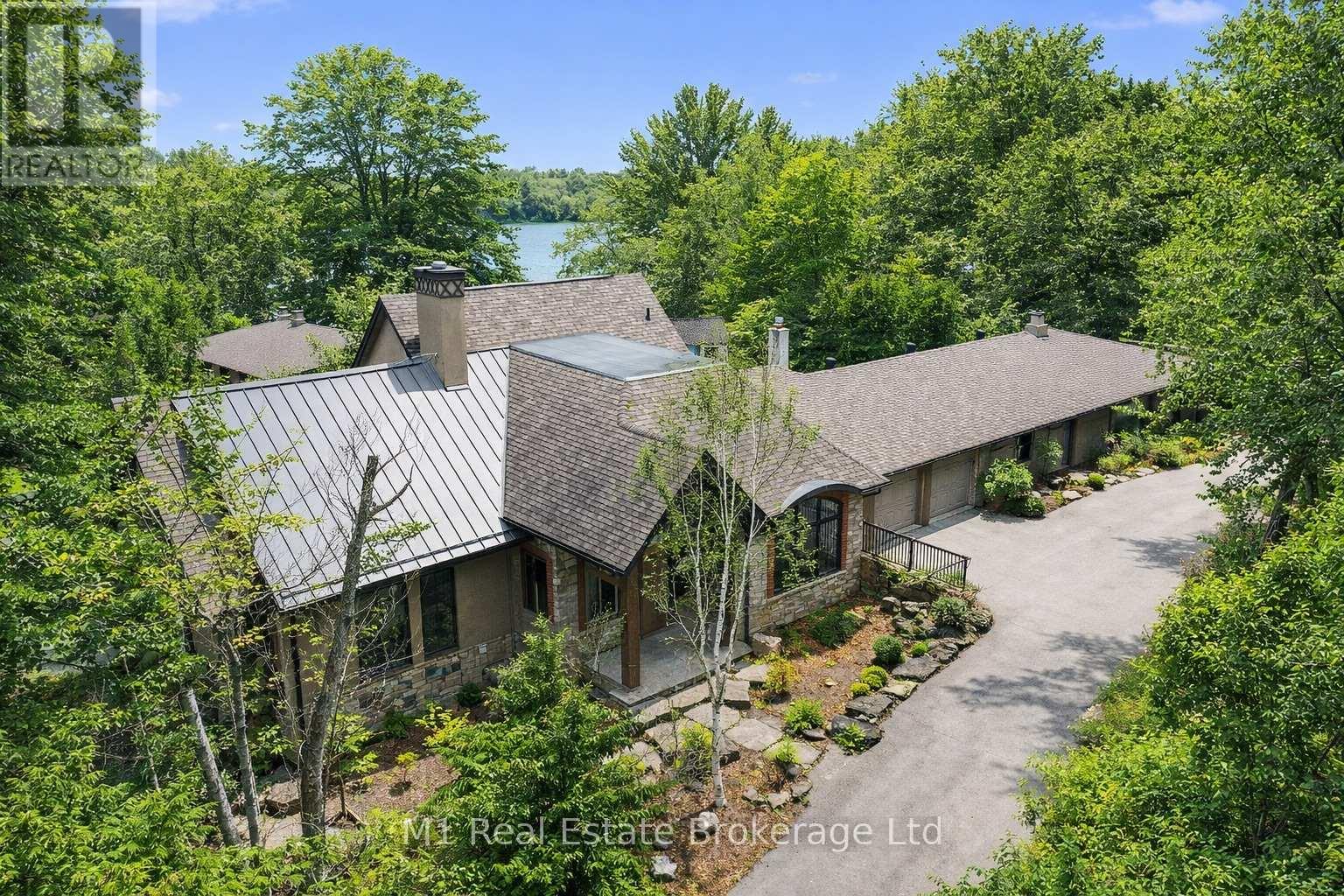 13569 Dublin Line, Halton Hills, Ontario  L7J 2L7 - Photo 3 - W13441136