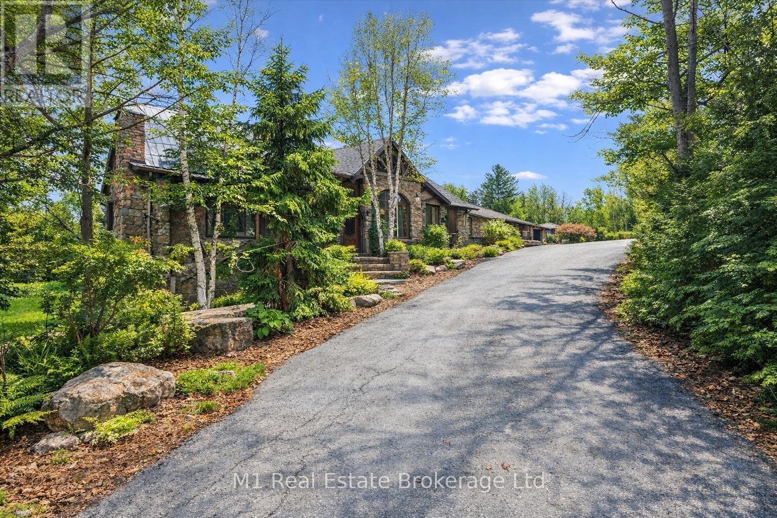 13569 Dublin Line, Halton Hills, Ontario  L7J 2L7 - Photo 4 - W13441136