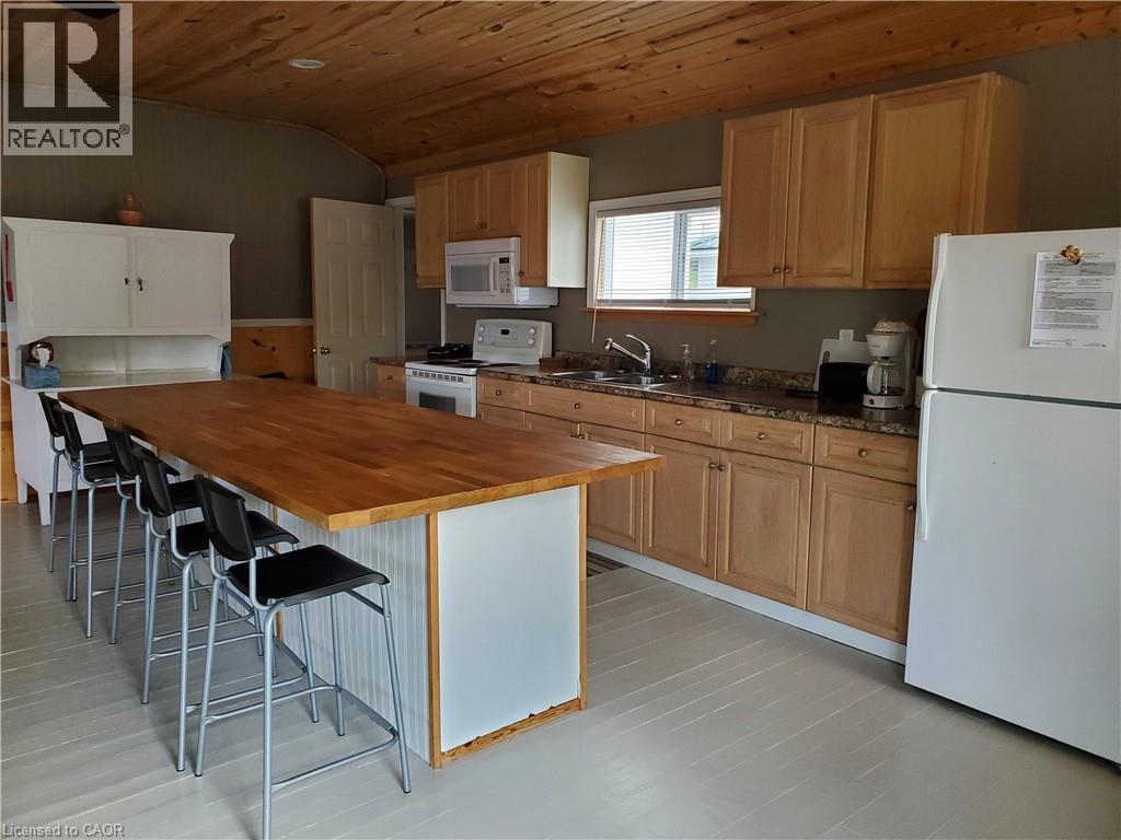 464 Highway 11, Greenstone, Ontario  P0T 2J0 - Photo 3 - 40839527