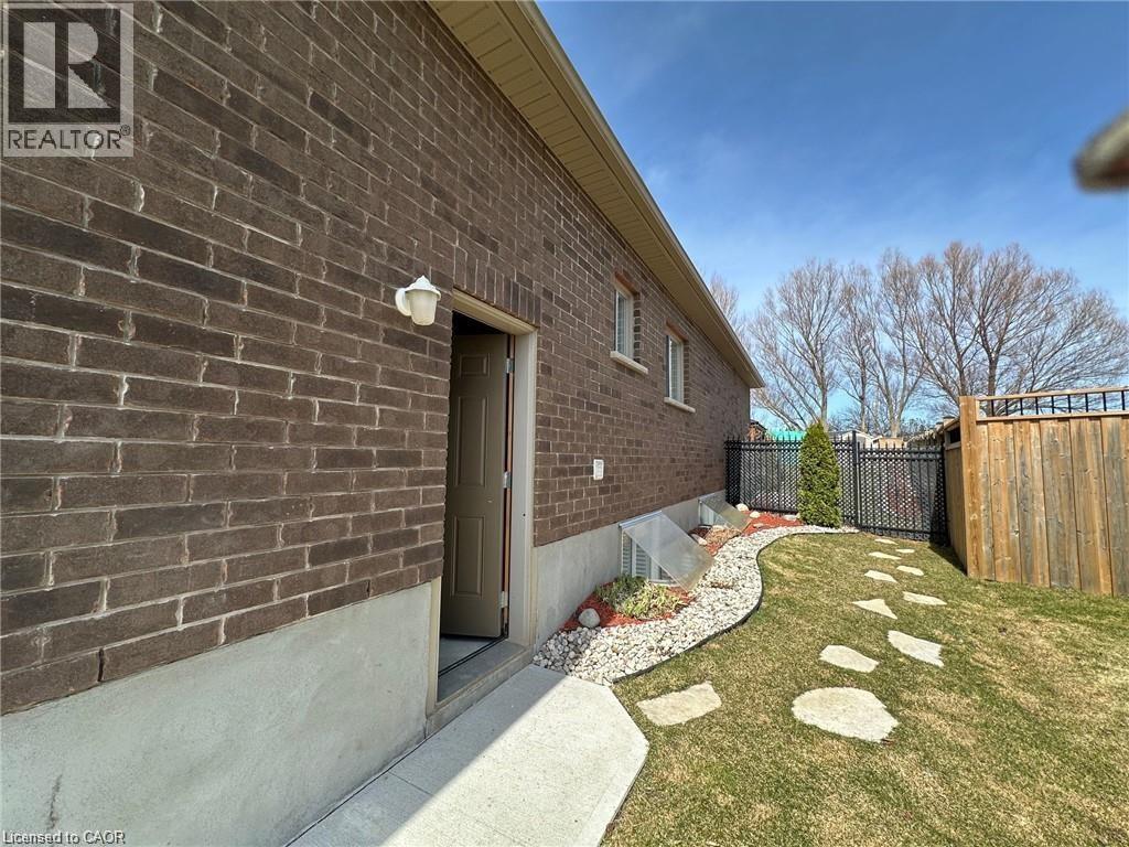 64 English Crescent, Plattsville, Ontario  N0J 1S0 - Photo 30 - 40839477
