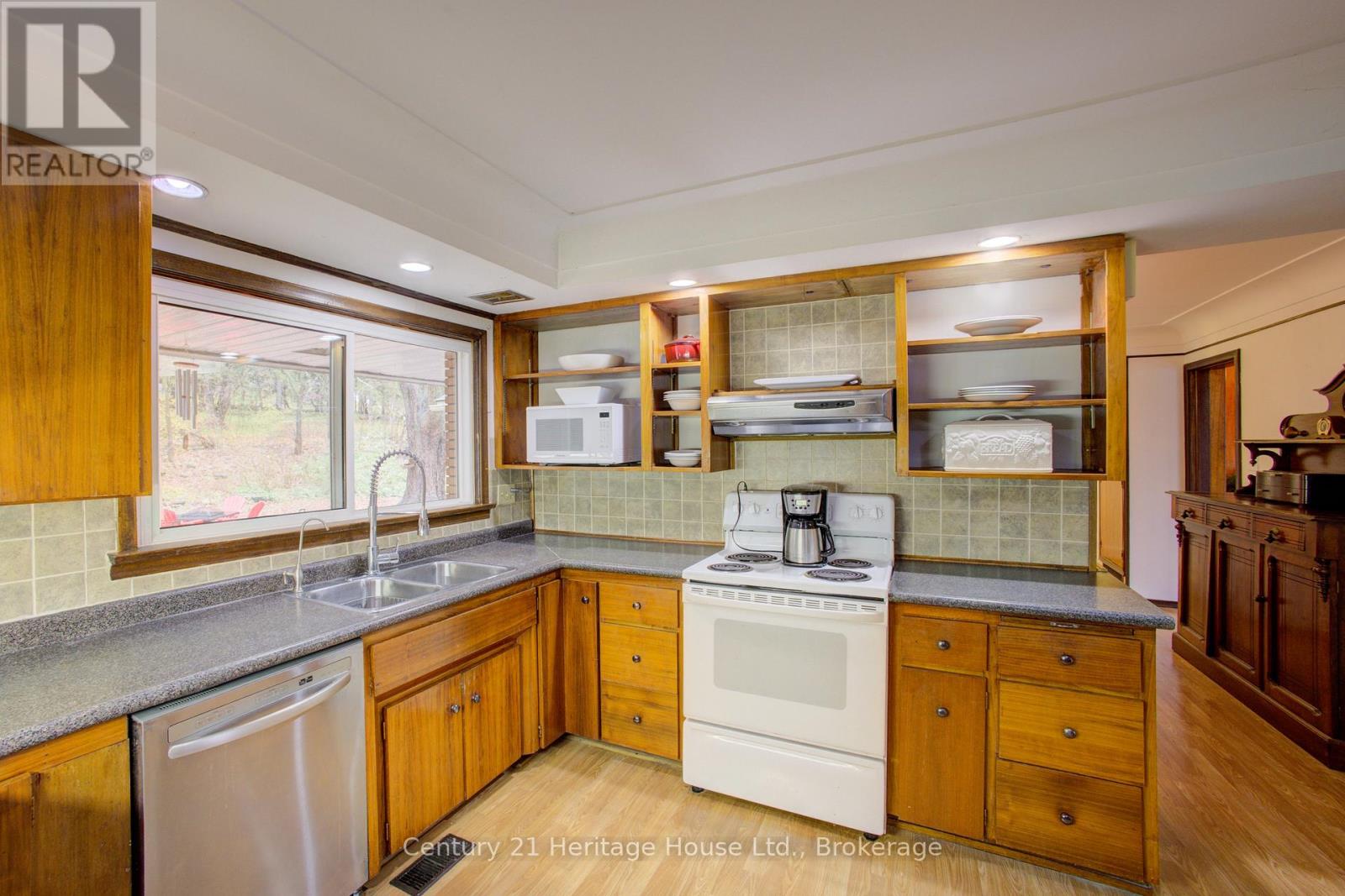 252 Durham Road W, West Grey, Ontario  N0G 1R0 - Photo 11 - X13441372