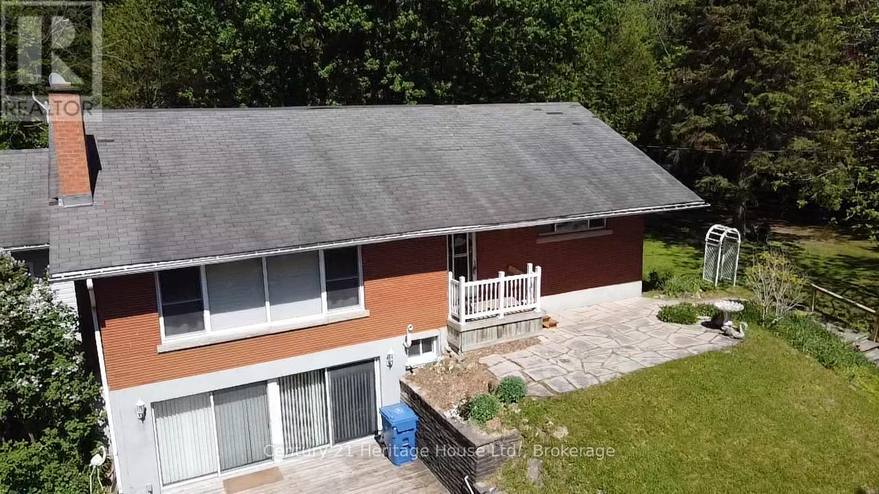 252 Durham Road W, West Grey, Ontario  N0G 1R0 - Photo 3 - X13441372