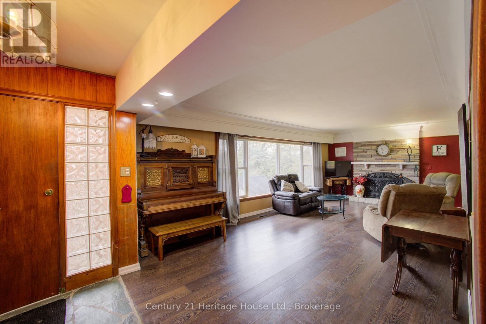 252 Durham Road W, West Grey, Ontario  N0G 1R0 - Photo 5 - X13441372