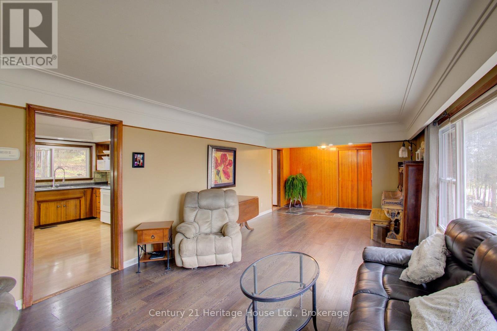 252 Durham Road W, West Grey, Ontario  N0G 1R0 - Photo 8 - X13441372