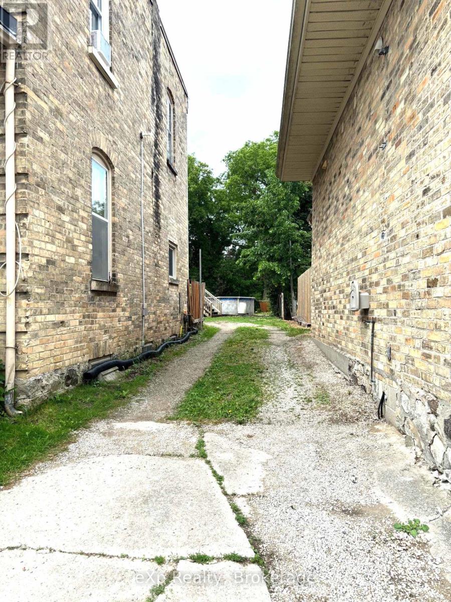 8 Main Street S, Brockton, Ontario  N0G 1S0 - Photo 4 - X13441758