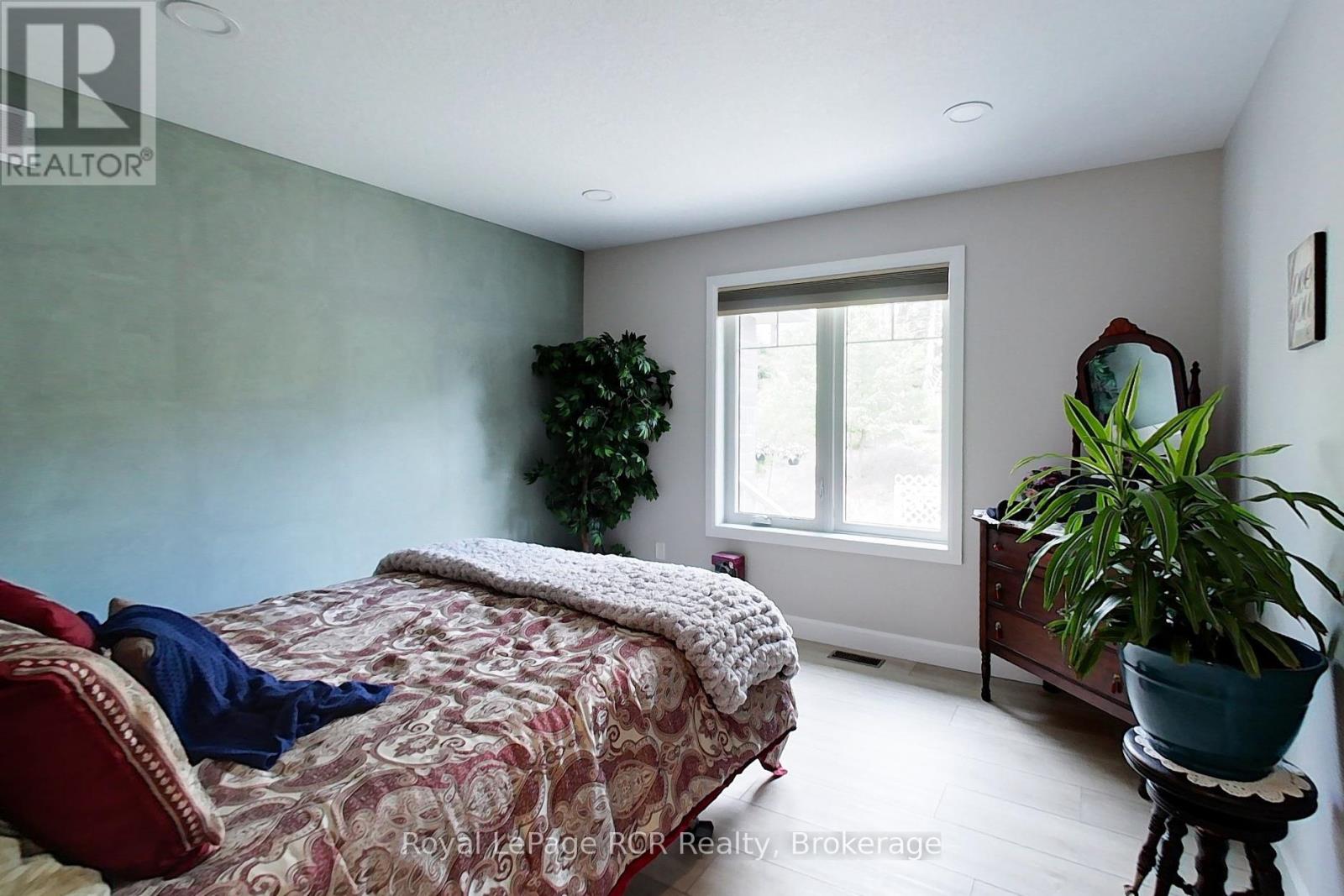 855 17th Street, Hanover, Ontario  N4N 3B8 - Photo 17 - X13441848