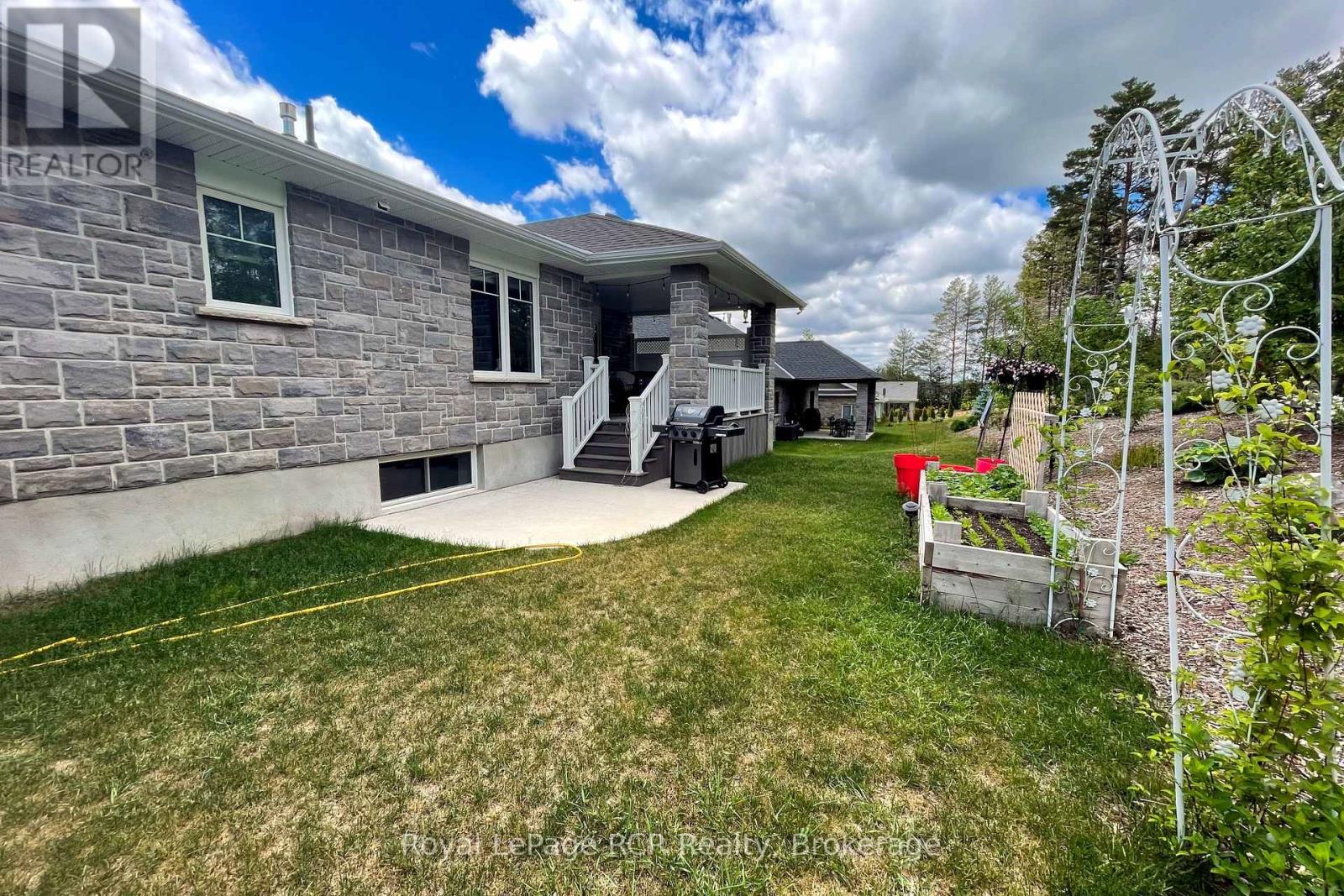855 17th Street, Hanover, Ontario  N4N 3B8 - Photo 24 - X13441848