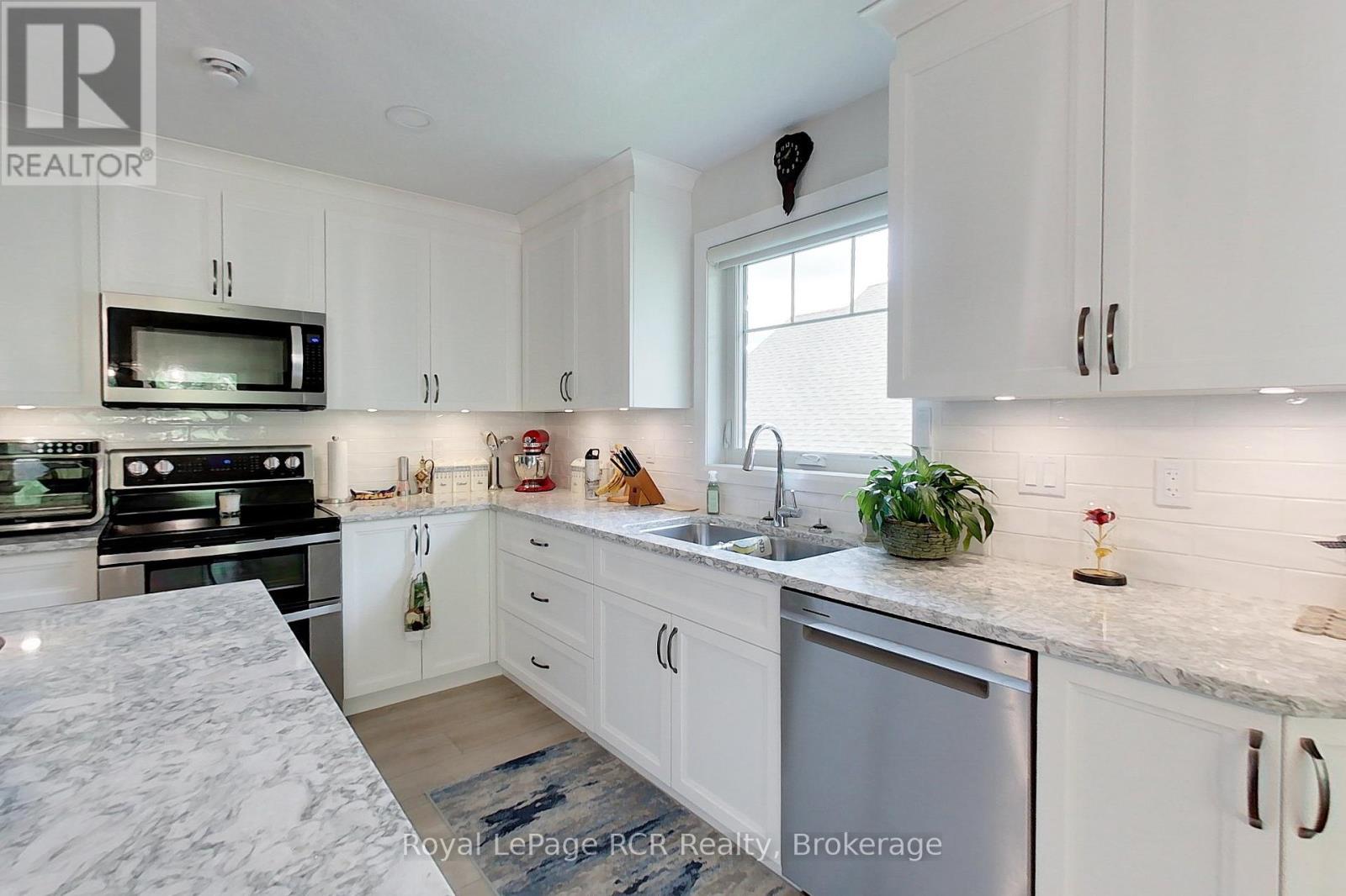 855 17th Street, Hanover, Ontario  N4N 3B8 - Photo 8 - X13441848